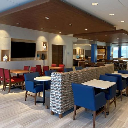 Holiday Inn Express & Suites - Aurora By Ihg Kültér fotó