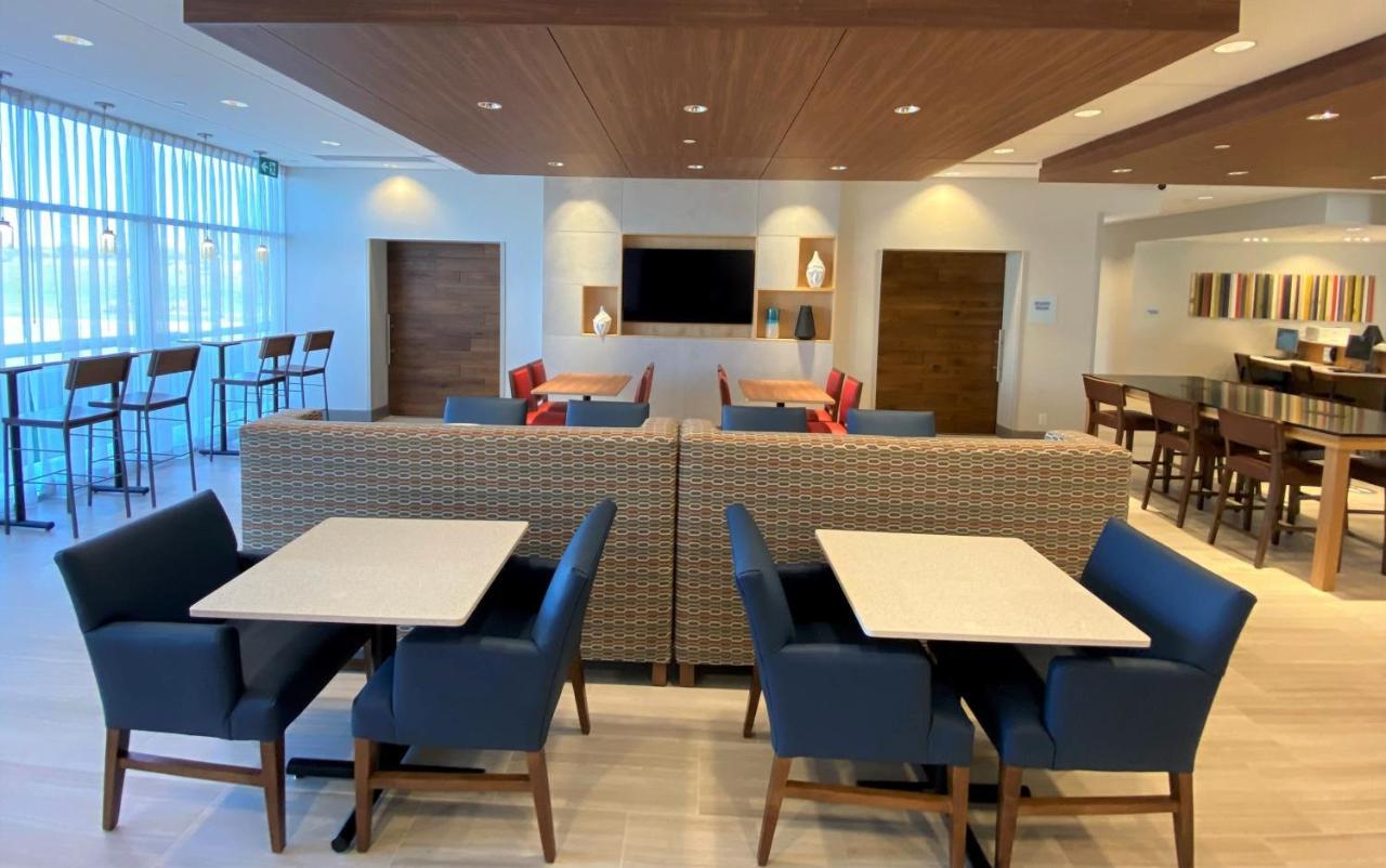 Holiday Inn Express & Suites - Aurora By Ihg Kültér fotó