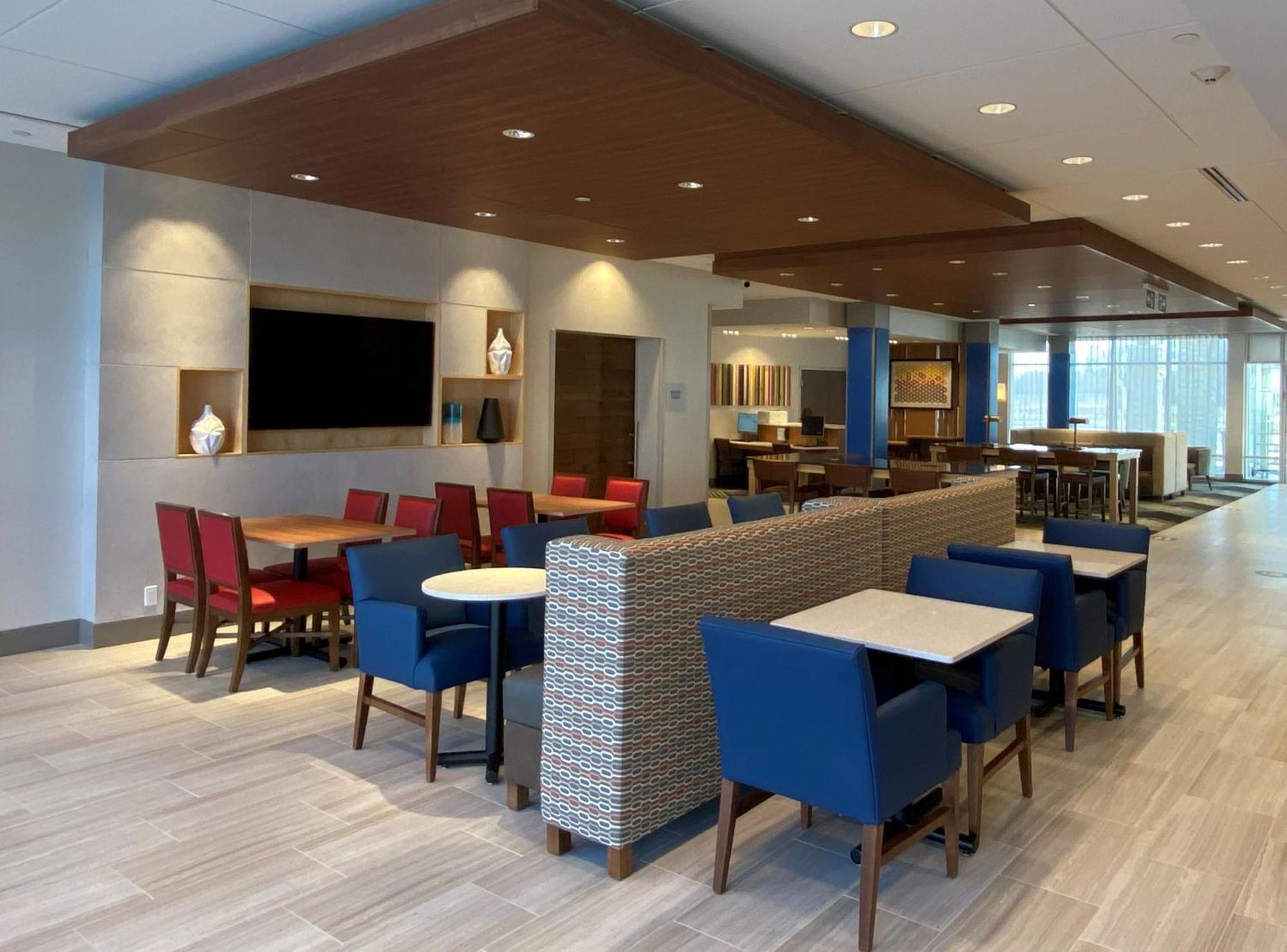 Holiday Inn Express & Suites - Aurora By Ihg Kültér fotó