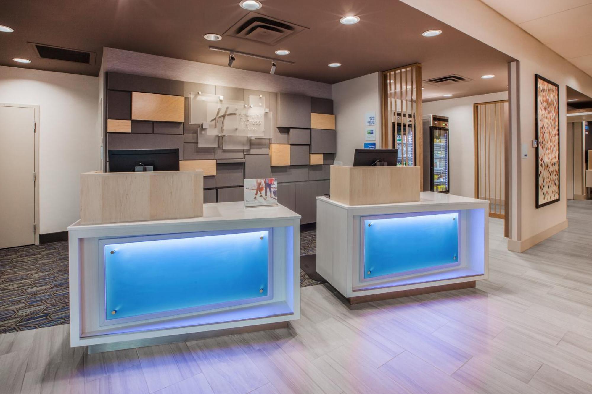 Holiday Inn Express & Suites - Aurora By Ihg Kültér fotó