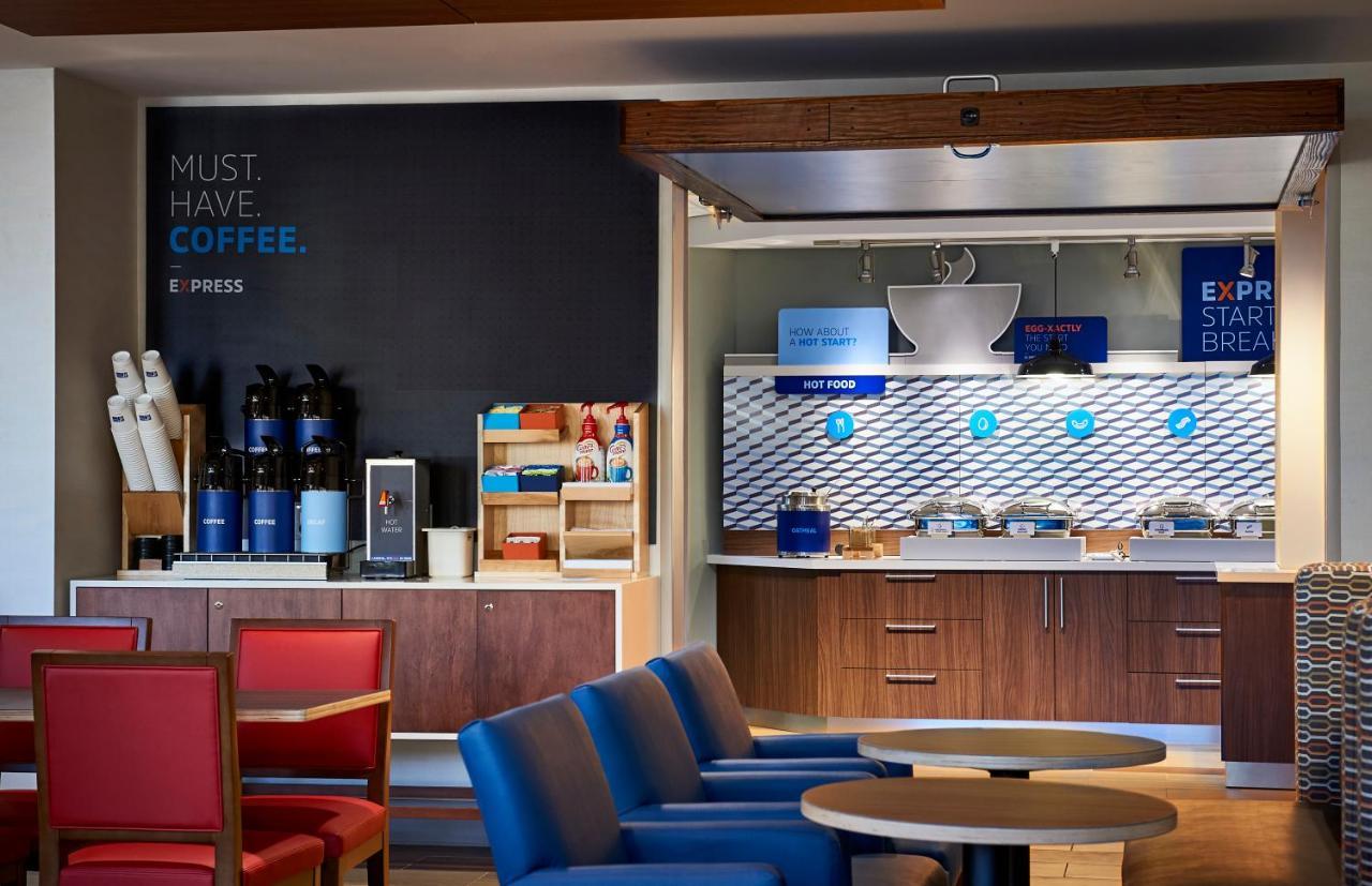 Holiday Inn Express & Suites - Aurora By Ihg Kültér fotó